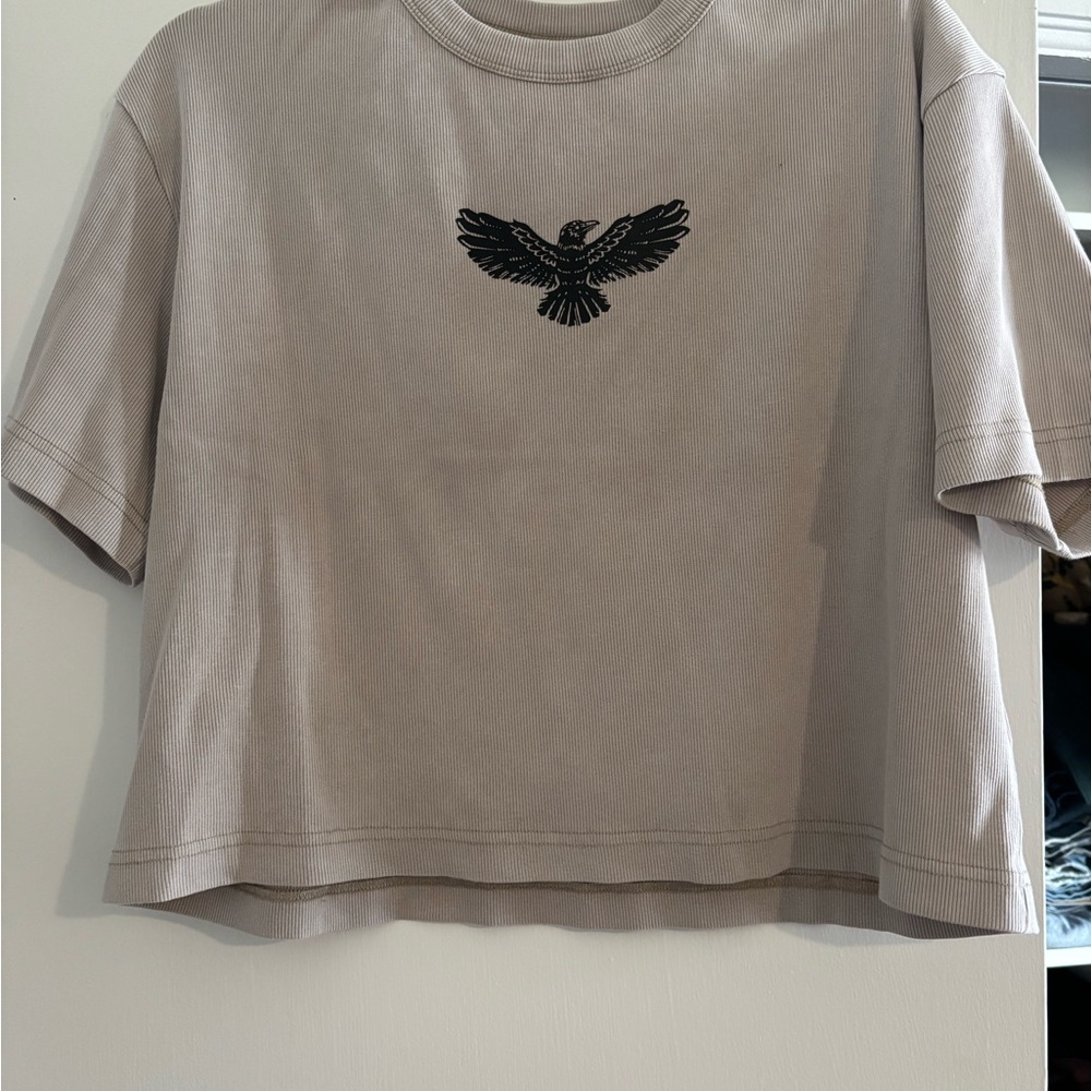 Women's Short Sleeve Tee with Eagle Design - Gray